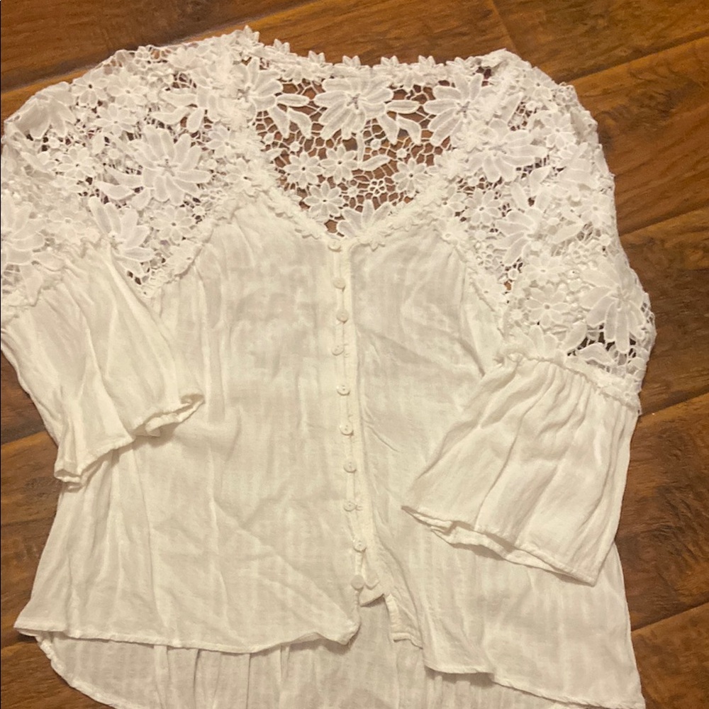 SHEIN White Ruffled 3/4 Sleeve Blouse